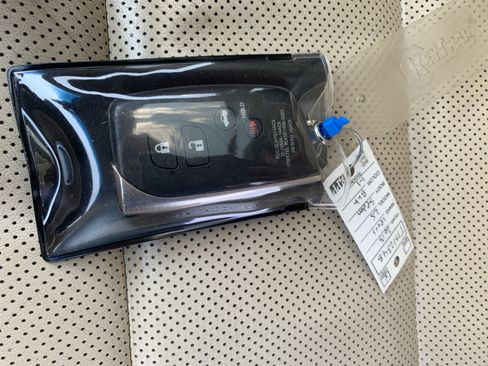 Used 2013 Lexus LS 460 AWD w/ Comfort Pkg image 37