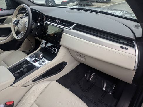 Used 2024 Jaguar F-PACE R-Dynamic S image 20