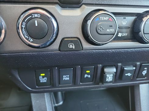 Used 2023 Toyota Tacoma TRD Pro AWD/4WD image 30