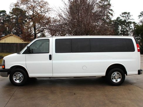 Used 2016 Chevrolet Express 3500 LT w/ LT Preferred Equipment Group image 3