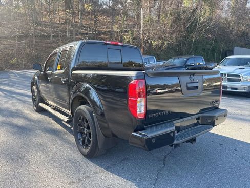 Used 2020 Nissan Frontier SV w/ Midnight Edition Floor Mats image 6