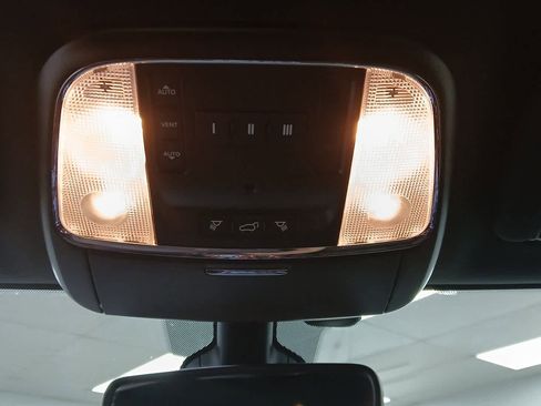 Used 2020 Jeep Grand Cherokee Limited image 12