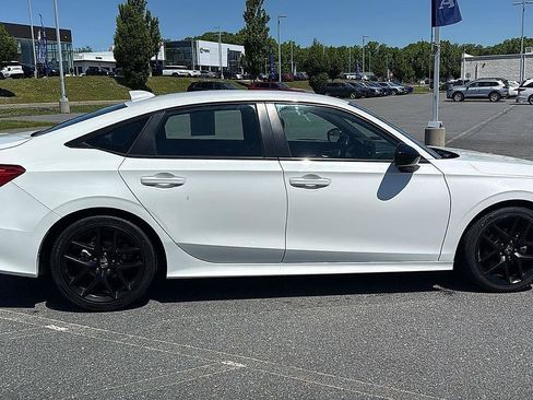 Used 2024 Honda Civic Sport image 4