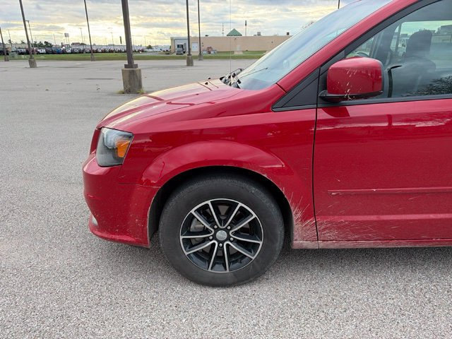 Used 2015 Dodge Grand Caravan SXT w/ Blacktop Package FWD image 5