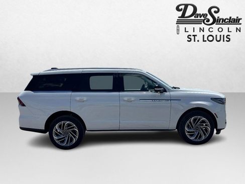 New 2026 Lincoln Navigator Reserve AWD/4WD image 4
