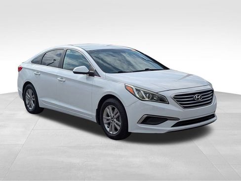 Used 2016 Hyundai Sonata SE image 2