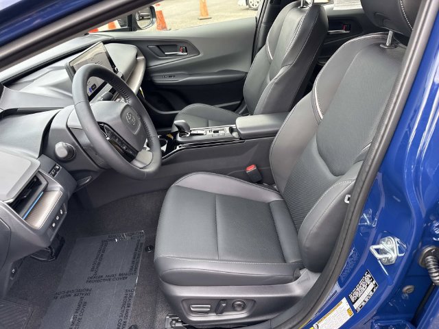 Used 2027 Toyota Prius XLE FWD image 14