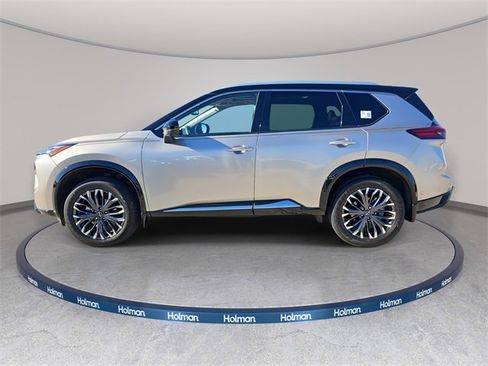 Used 2024 Nissan Rogue Platinum image 9