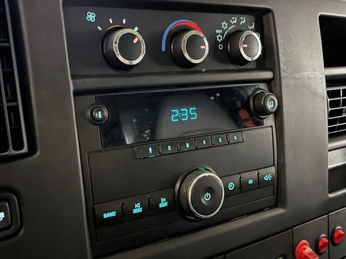 Used 2014 Chevrolet Express 2500 w/ Cold Climate Package RWD image 20