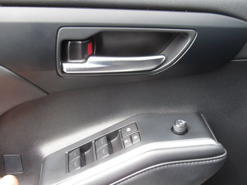 Used 2024 Toyota Highlander XSE AWD/4WD image 39