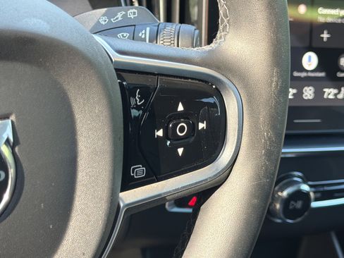 Certified 2025 Volvo XC90 B5 Plus AWD/4WD image 20
