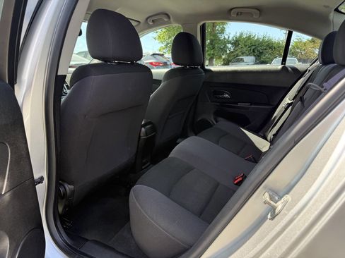 Used 2014 Chevrolet Cruze LT FWD image 10