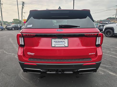 Used 2026 Ford Explorer ST-Line w/ ST-Line Street Pack AWD/4WD image 4