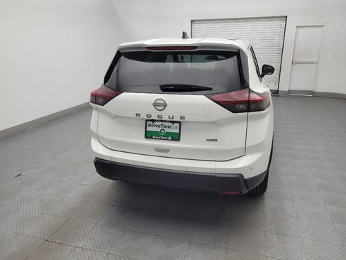 Used 2024 Nissan Rogue S AWD/4WD image 7