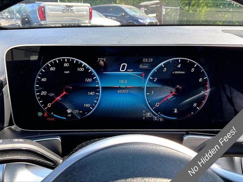 Used 2021 Mercedes-Benz GLB 250 4MATIC w/ Premium Package image 18