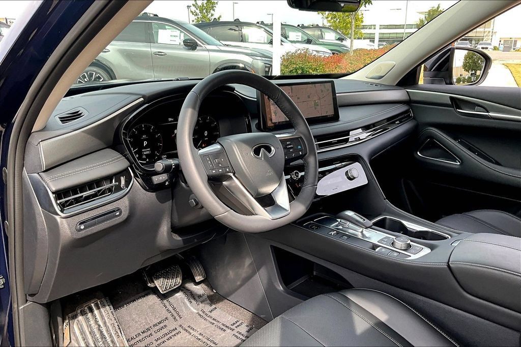 Certified 2027 INFINITI QX60 Luxe w/ Cargo Package AWD/4WD image 16