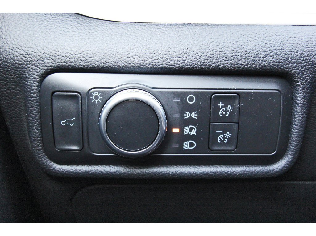 Certified 2022 Ford Explorer XLT RWD image 25