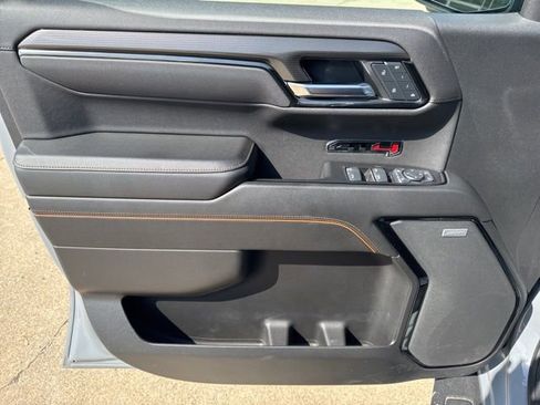 Used 2025 GMC Sierra 1500 AT4 w/ AT4 Premium Package AWD/4WD image 15