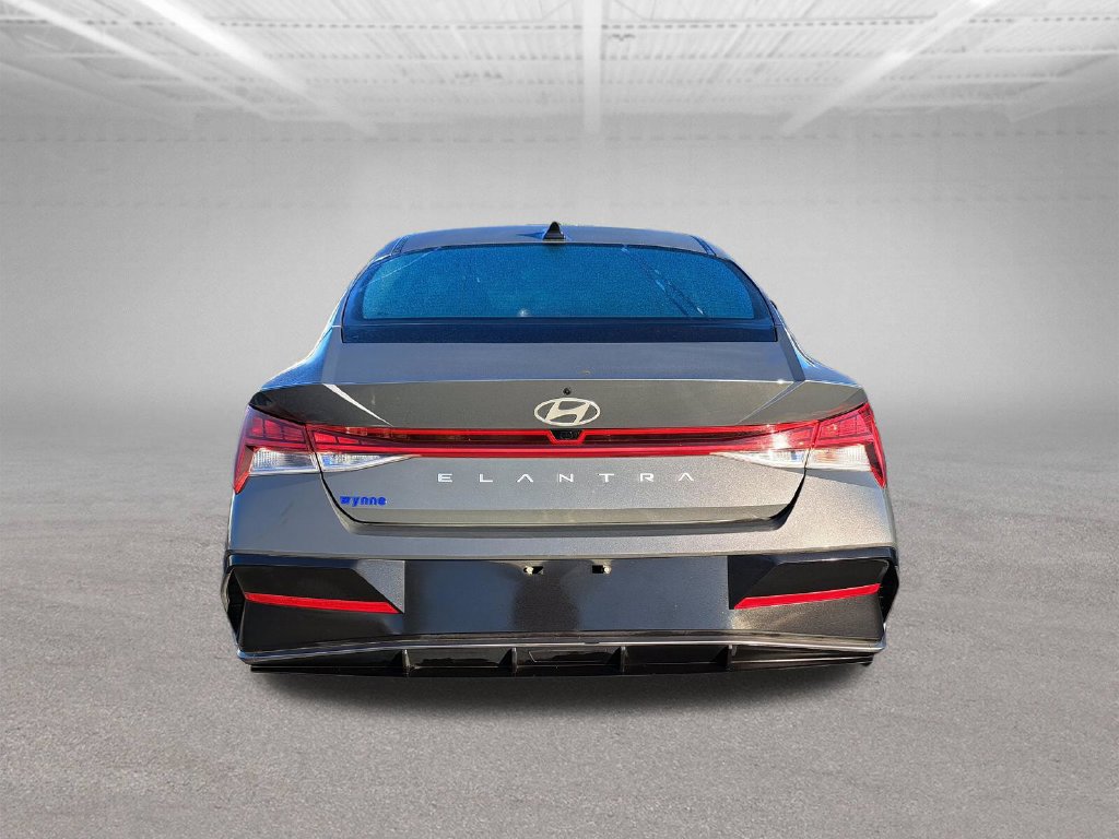 Used 2025 Hyundai Elantra SEL FWD image 6