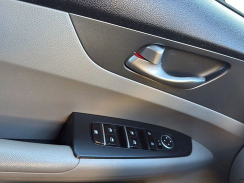 Used 2019 Kia Forte LXS image 22