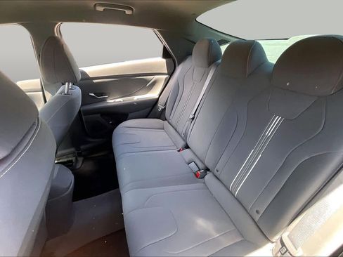 Used 2023 Hyundai Elantra SEL w/ Cargo Package FWD image 20