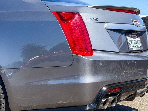 Used 2019 Cadillac CTS V w/ Luxury Package RWD image 3