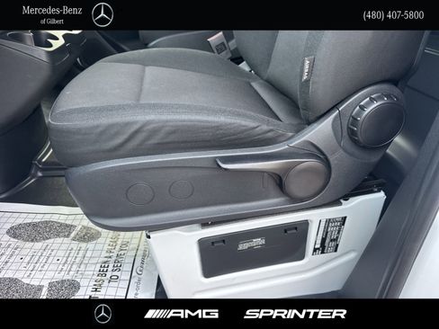 Used 2025 Mercedes-Benz Sprinter 2500 image 21