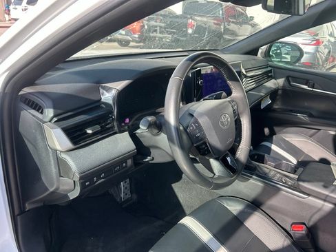 Used 2025 Toyota Camry SE w/ Multimedia Upgrade Package FWD image 5