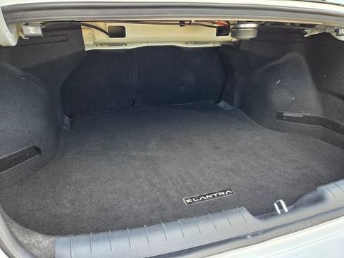 Used 2025 Hyundai Elantra Limited w/ Cargo Package FWD image 17