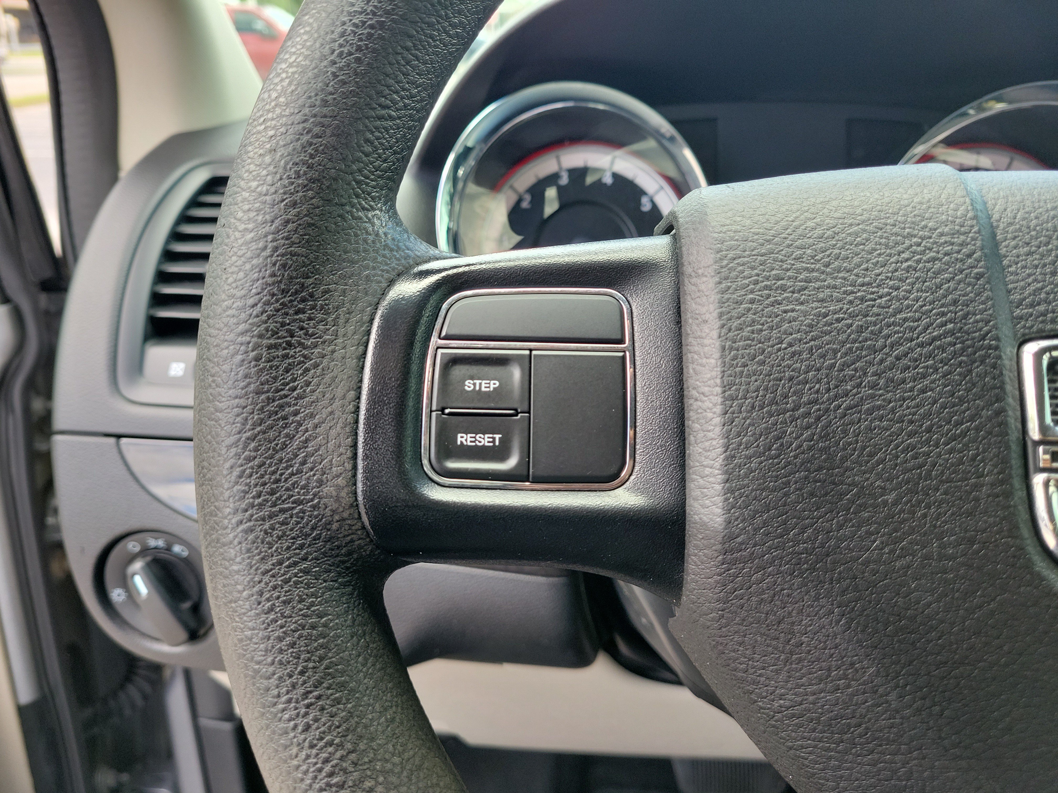 Used 2020 Dodge Grand Caravan SE FWD image 19