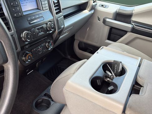 Used 2018 Ford F150 XLT AWD/4WD image 14