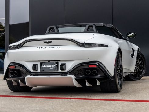 Used 2023 Aston Martin V8 Vantage Roadster RWD image 9