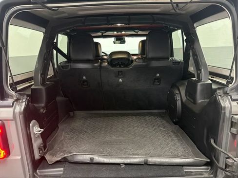 Used 2019 Jeep Wrangler Unlimited Rubicon AWD/4WD image 10