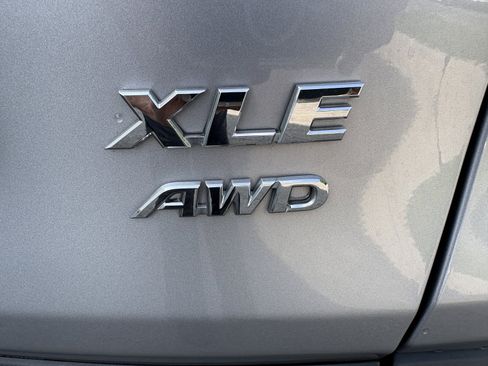 Used 2024 Toyota RAV4 XLE AWD/4WD image 33
