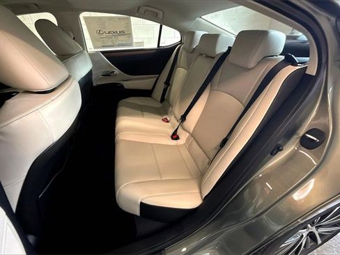 New 2025 Lexus ES 350 w/ Premium Package image 10