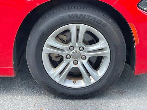 Used 2022 Dodge Charger SXT RWD image 9