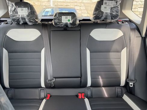 New 2026 Volkswagen Taos SEL AWD/4WD image 23