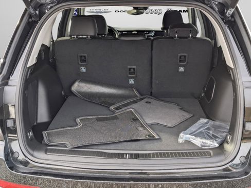 New 2024 Jeep Grand Cherokee Limited 4xe image 9