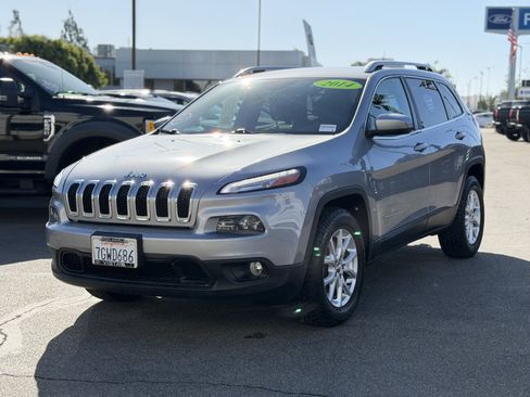 Used 2014 Jeep Cherokee Latitude AWD/4WD image 3