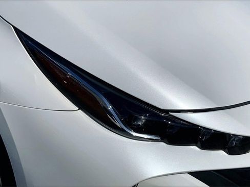 Used 2017 Toyota Prius Prime Premium image 23