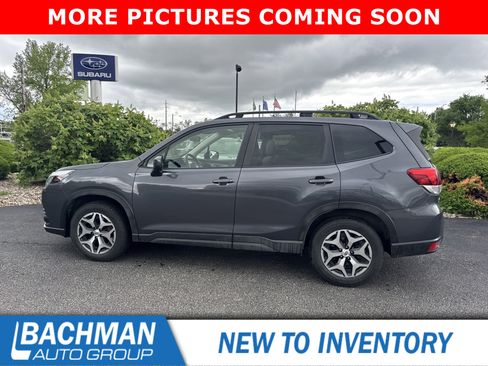 Used 2022 Subaru Forester Premium AWD/4WD image 9