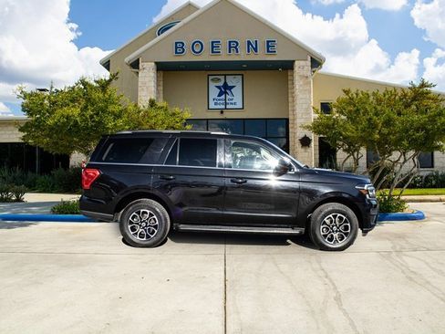 Used 2024 Ford Expedition XLT image 6