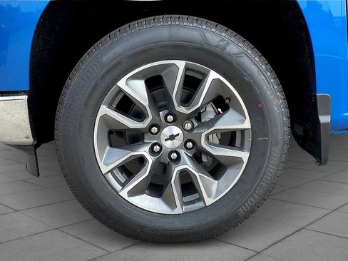 Used 2025 Chevrolet Silverado 1500 LT w/ Leather Package AWD/4WD image 13