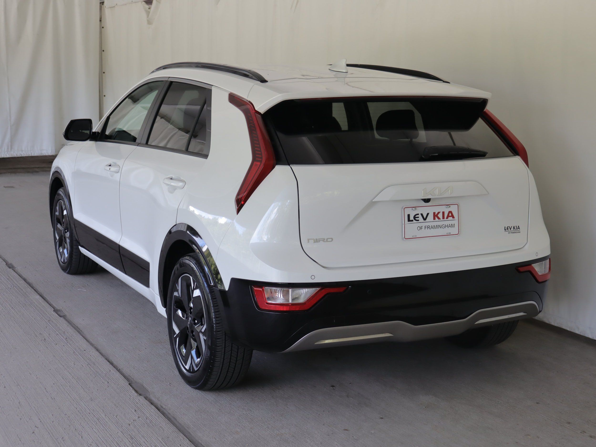 Used 2023 Kia Niro Wind w/ Wind Preserve Package FWD image 23