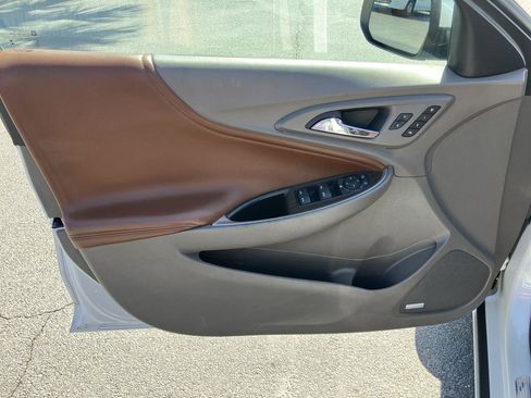 Used 2017 Chevrolet Malibu Premier w/ Premier Sun and Wheel Package image 14