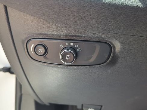 Used 2024 Chevrolet Equinox LT FWD image 22