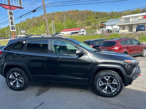 Used 2015 Jeep Cherokee Trailhawk w/ Comfort/Convenience Group AWD/4WD image 5