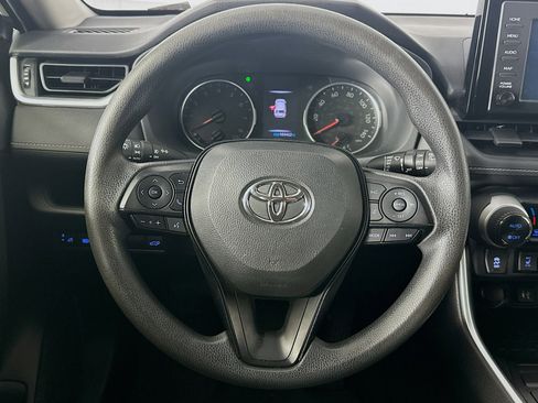 Used 2019 Toyota RAV4 XLE w/ Convenience Package FWD image 18