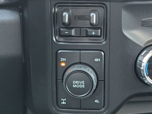 New 2026 Ford F250 Lariat w/ Black Appearance Package image 18