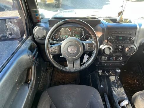 Used 2018 Jeep Wrangler Unlimited Sport S image 8